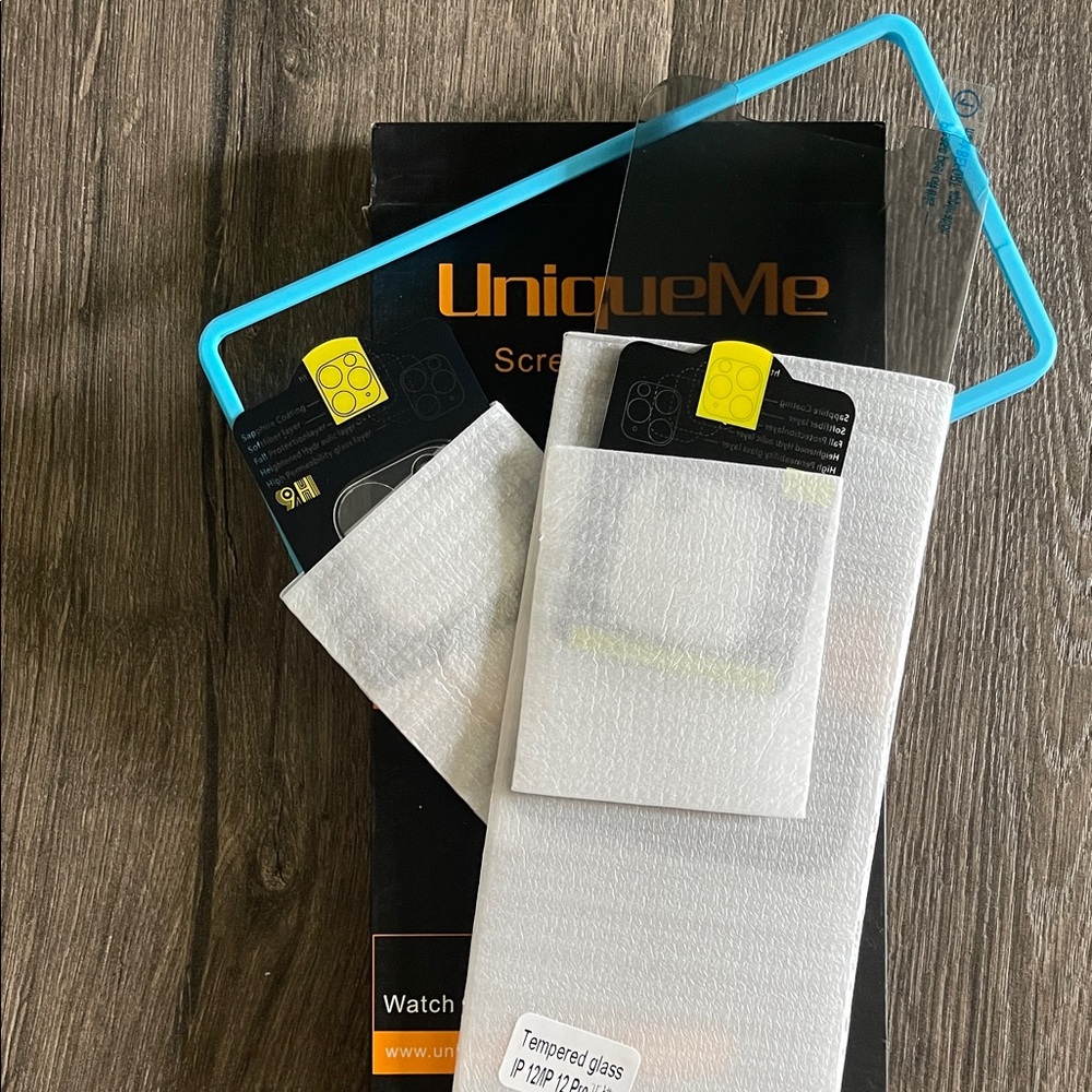 UniqueMe Screen Protector - Picture 2 of 2